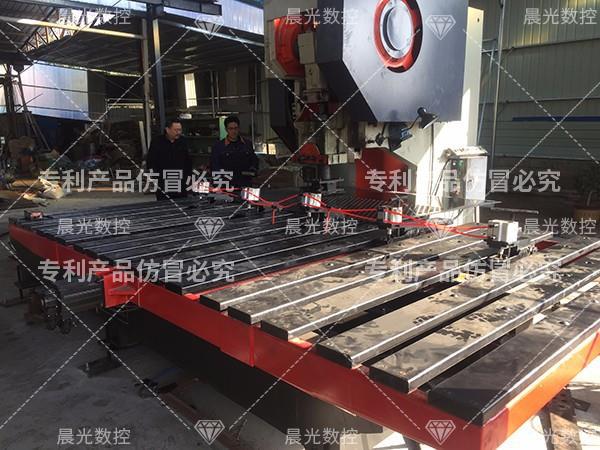 怎樣正確使用沖床送料機？